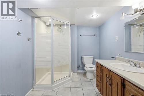 115 Kensington Avenue N, Hamilton, ON - Indoor Photo Showing Bathroom