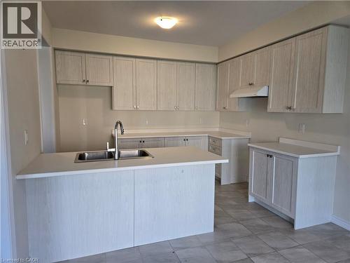 395 Barker Parkway, Thorold, ON - Indoor Photo Showing Kitchen