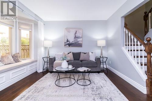 543 Drummerhill Crescent, Waterloo, ON - Indoor Photo Showing Living Room