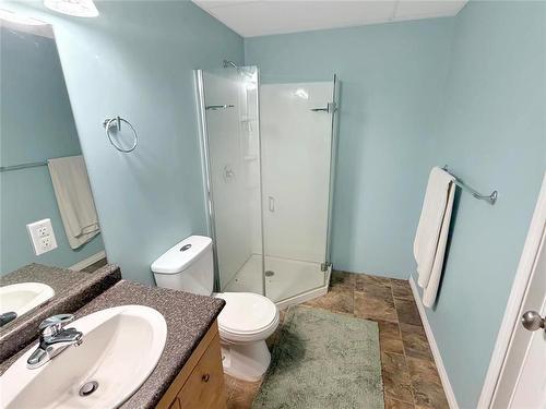 64 Coulter Way, Brandon, MB - Indoor Photo Showing Bathroom