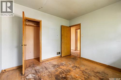 403 17Th Avenue E, Regina, SK - Indoor Photo Showing Other Room