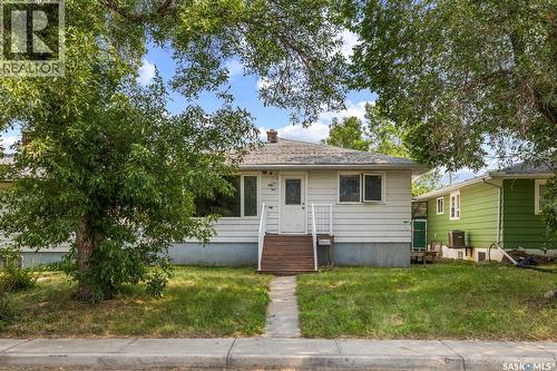 403 17Th Avenue E, Regina, SK - Outdoor