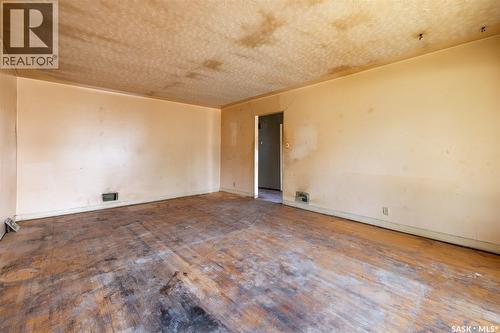 403 17Th Avenue E, Regina, SK - Indoor Photo Showing Other Room