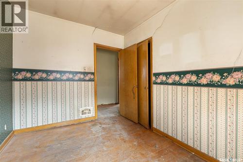 403 17Th Avenue E, Regina, SK - Indoor Photo Showing Other Room