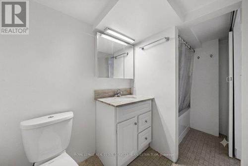 Lower - 330 St Clair Avenue E, Toronto, ON - Indoor Photo Showing Bathroom