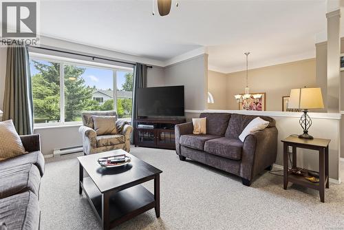 325 Quarry Rd, Comox, BC - Indoor Photo Showing Living Room