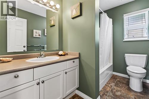 325 Quarry Rd, Comox, BC - Indoor Photo Showing Bathroom