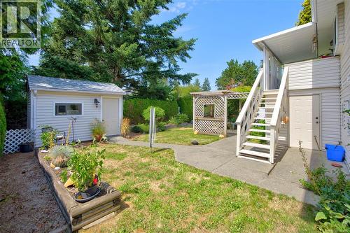 325 Quarry Rd, Comox, BC - Outdoor