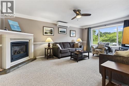 325 Quarry Rd, Comox, BC - Indoor Photo Showing Living Room With Fireplace