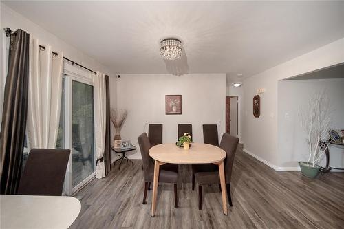 411 Ash Avenue, Steinbach, MB - Indoor Photo Showing Dining Room