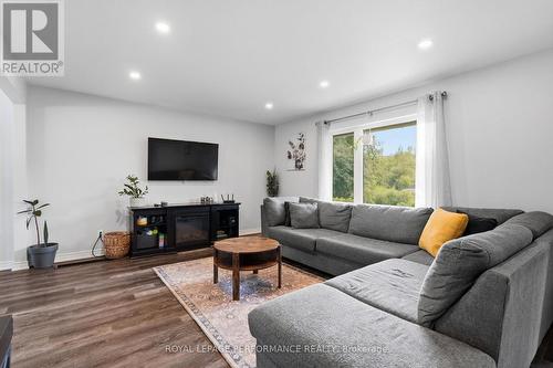 3230 Pattee Road E, Champlain, ON - Indoor Photo Showing Living Room