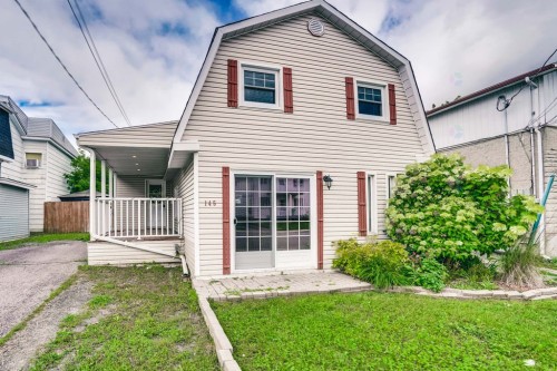 145 Rue Montpetit  Gatineau (Hull), QC J8Y 4Z9