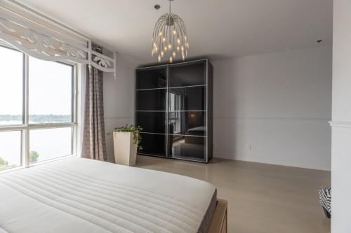 Chambre à coucher principale - 716-7680 Boul. Marie-Victorin, Brossard, QC - Indoor Photo Showing Bedroom