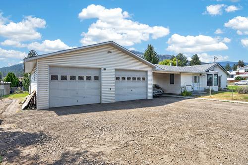 448 Woodward Avenue  Merritt, BC V0K 1Y0