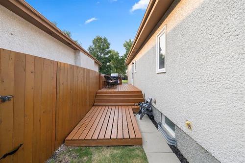 1186 Devonshire Dr, Winnipeg, MB 