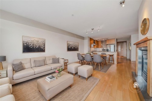 #1106-38 Front St, Nanaimo, BC - Indoor Photo Showing Living Room