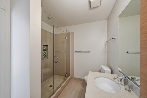 #1106-38 Front St, Nanaimo, BC - Indoor Photo Showing Bathroom