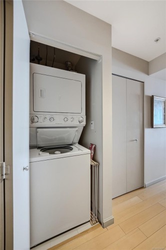#1106-38 Front St, Nanaimo, BC - Indoor Photo Showing Laundry Room