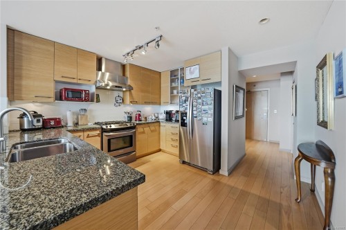 #1106-38 Front St, Nanaimo, BC - Indoor Photo Showing Kitchen With Double Sink With Upgraded Kitchen