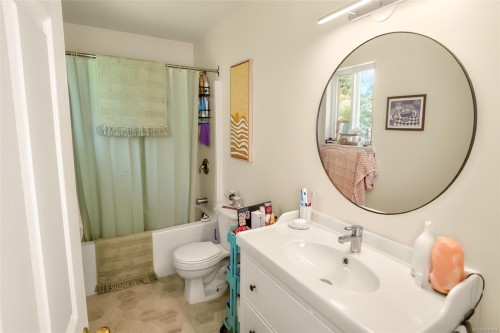 #B-330 Lone Cone Rd, Tofino, BC - Indoor Photo Showing Bathroom