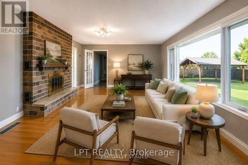 585 Mapleview Drive E, Barrie, ON 