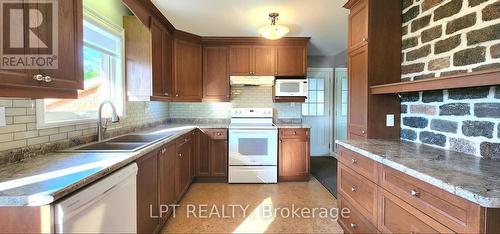 585 Mapleview Drive E, Barrie, ON 