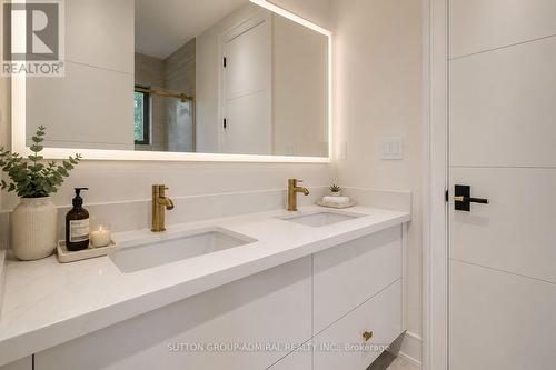 98 Babcombe Drive, Markham, ON - Indoor Photo Showing Bathroom