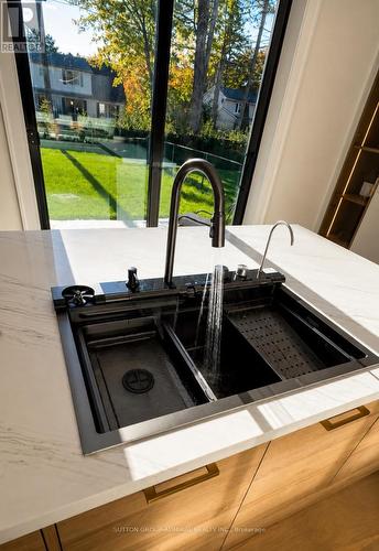 98 Babcombe Drive, Markham, ON - Indoor Photo Showing Kitchen