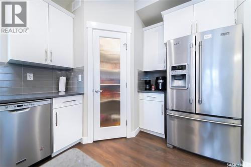 303 Delainey Manor, Saskatoon, SK - Indoor Photo Showing Kitchen