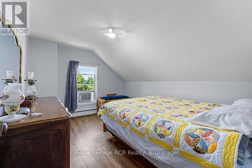 680210 30 Side Road, Chatsworth, ON - Indoor Photo Showing Bedroom