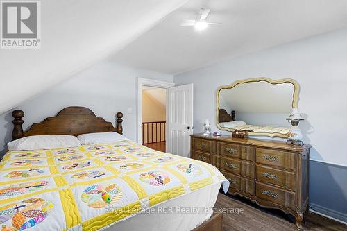 680210 30 Side Road, Chatsworth, ON - Indoor Photo Showing Bedroom
