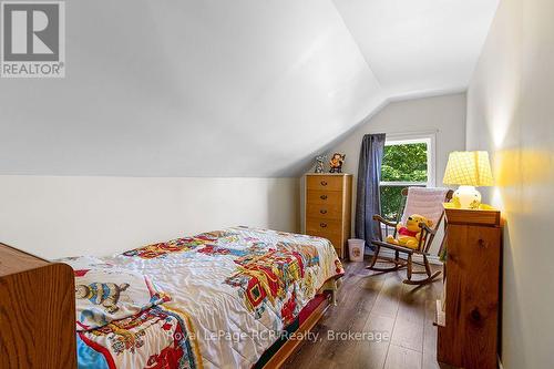 680210 30 Side Road, Chatsworth, ON - Indoor Photo Showing Bedroom