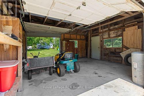680210 30 Side Road, Chatsworth, ON - Indoor Photo Showing Garage