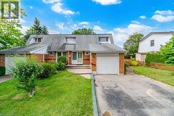 667 GREEN MEADOW Crescent  Mississauga, ON L5A 2V3