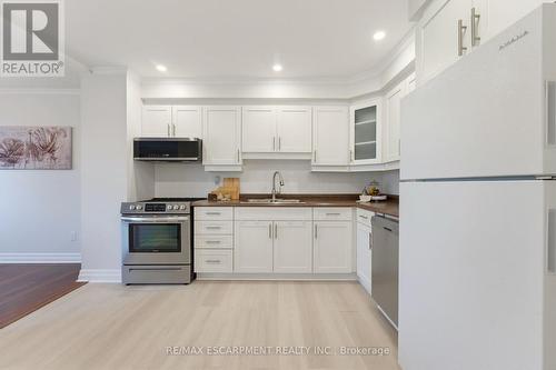 620 Forestwood Crescent, Burlington, ON - Indoor Photo Showing Kitchen