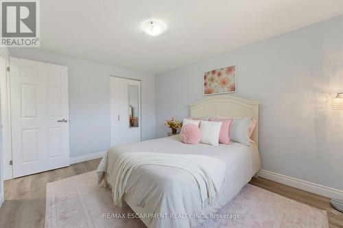 620 Forestwood Crescent, Burlington, ON - Indoor Photo Showing Bedroom