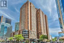 2502 - 633 BAY STREET Toronto, ON M5G 2G4