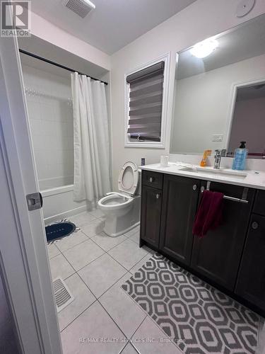 92 Folgate Crescent, Brampton, ON - Indoor Photo Showing Bathroom
