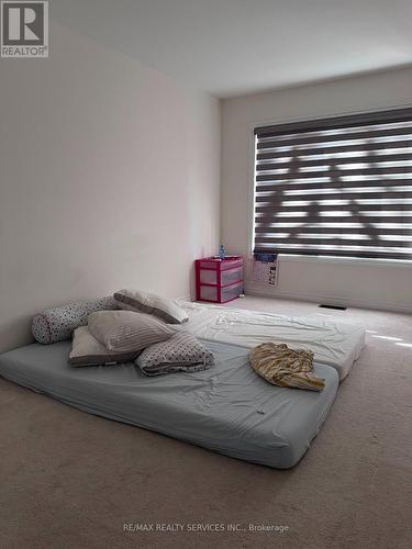 92 Folgate Crescent, Brampton, ON - Indoor Photo Showing Bedroom