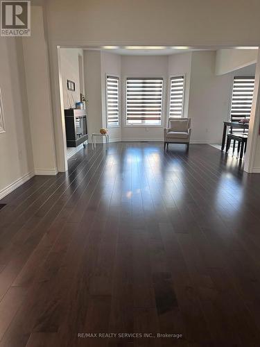 92 Folgate Crescent, Brampton, ON - Indoor Photo Showing Living Room