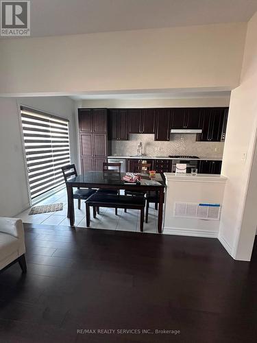 92 Folgate Crescent, Brampton, ON - Indoor Photo Showing Kitchen