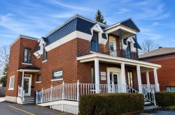 A-3994 Boul. St-Martin O.  Laval (Chomedey), QC H7T 1B8