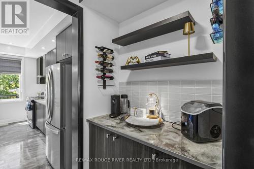 24 Waterside Way, Whitby, ON - Indoor Photo Showing Kitchen