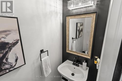 24 Waterside Way, Whitby, ON - Indoor Photo Showing Bathroom