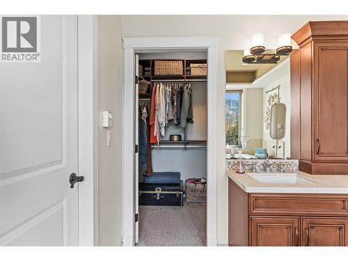 8049 Okanagan Landing Road, Vernon, BC - Indoor Photo Showing Bathroom