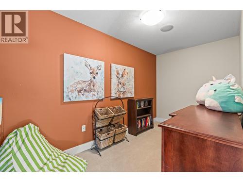 8049 Okanagan Landing Road, Vernon, BC - Indoor Photo Showing Bedroom