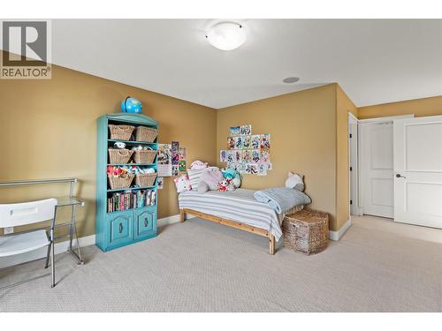 8049 Okanagan Landing Road, Vernon, BC - Indoor Photo Showing Bedroom