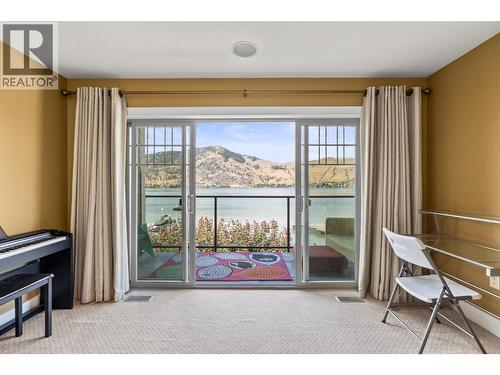 8049 Okanagan Landing Road, Vernon, BC - Indoor