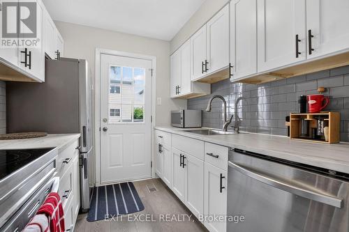 34A Forester Crescent, Ottawa, ON - Indoor Photo Showing Kitchen