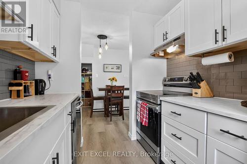 34A Forester Crescent, Ottawa, ON - Indoor Photo Showing Kitchen